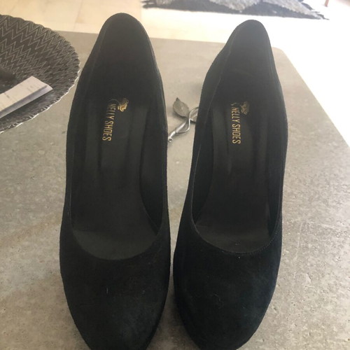 Nelly shoes suede black platform pumps size 39 like new