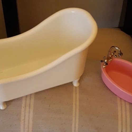 Vintage bathtubs like new, pack of 2 for bathroom decoration