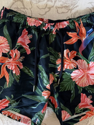 Gant floral swim shorts size S like new, colorful