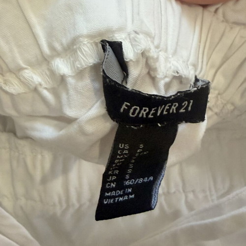 Forever 21 white top size S like new