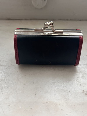 David Jones leather coin purse used, black and burgundy with kiss-lock closure