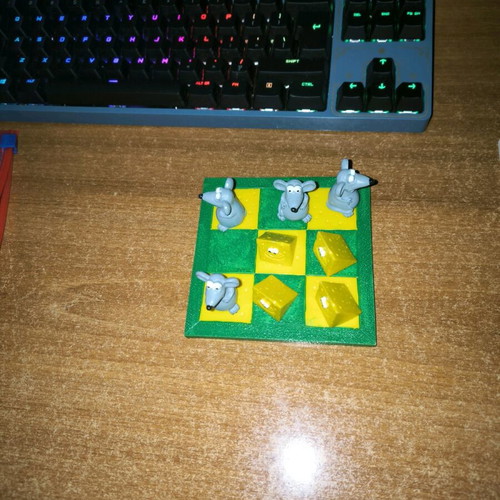 Tic Tac Game with Mice and Cheese Cubes in Excellent Condition
