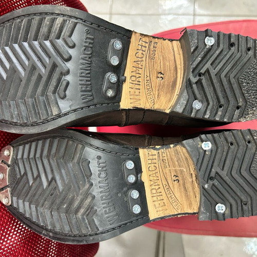 Leather boots from Germany new, size 39, two pairs