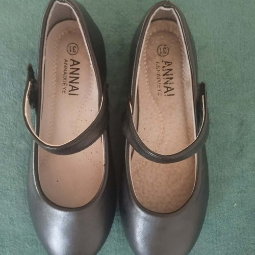 Children's black traditional dance ballerinas size 31 like new