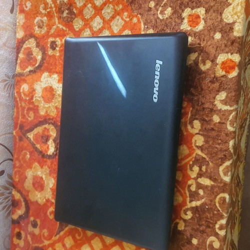 Lenovo 560 laptop, 15-inch, Intel Celeron, 8GB RAM, 256GB HDD