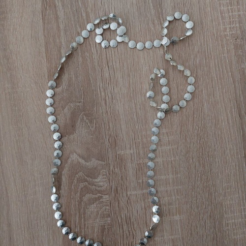 Women's necklace like new, silver color, double wrap design