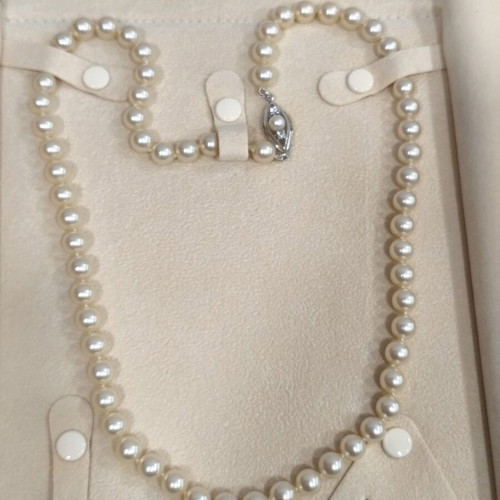Vintage Majorica Pearl Necklace cream-white, like new