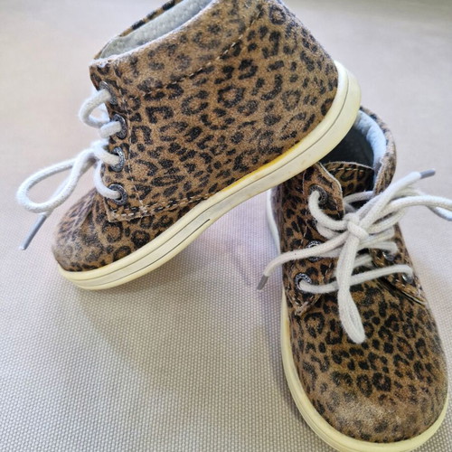 Kickers girls short boots size 22 used, brown and black