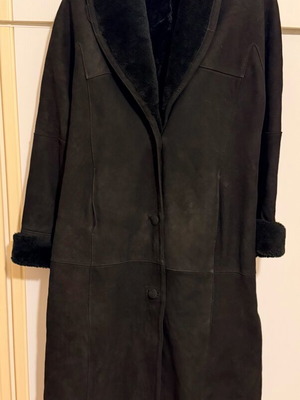 Vintage genuine black sheepskin shearling coat like new, size L-XL