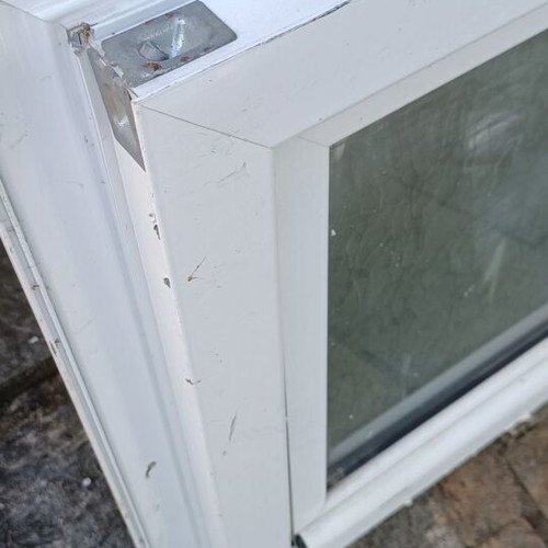 Aluminum tilt window with frosted double glazing, 90x58 cm