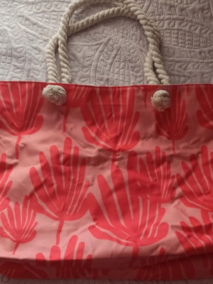 Beach bag with pouch new