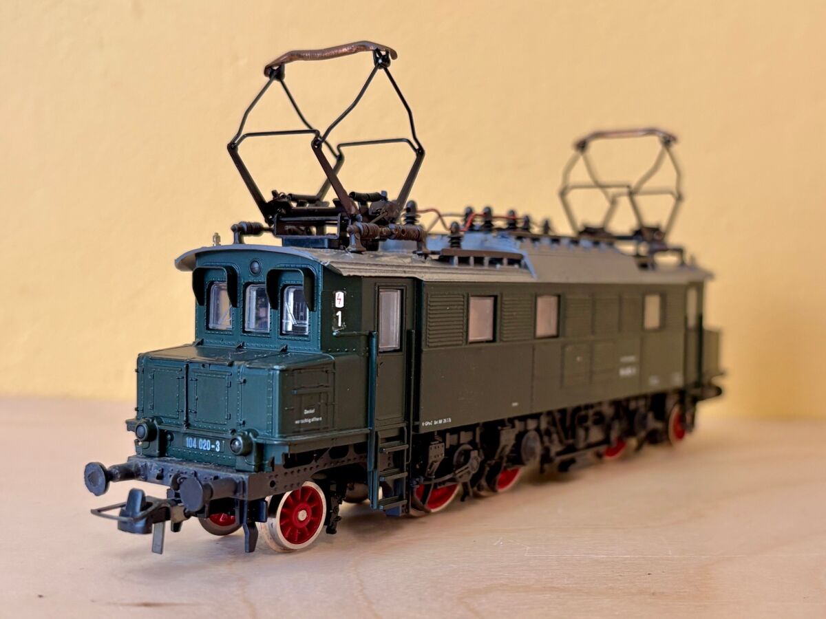 Локомотив Roco 04144S DB BR 104 като… - € 66,00 - Vendora.bg