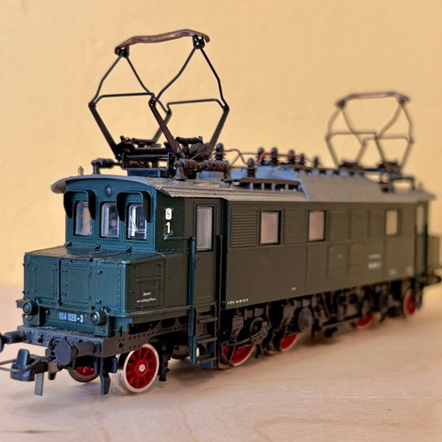 Roco 04144S DB BR 104 locomotive HO model like new