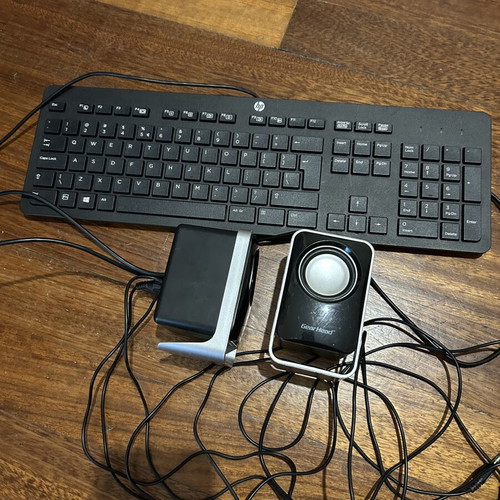 HP keyboard and speakers set like new