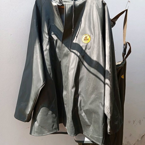 Fishing waterproof jacket khaki size XL like new