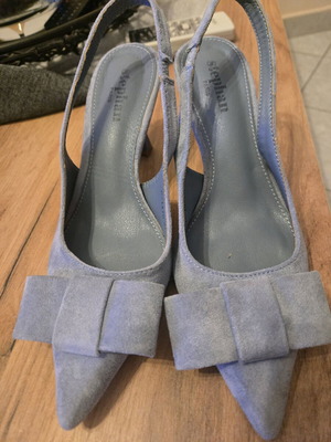 Slingbang baby blue pumps with low heel like new