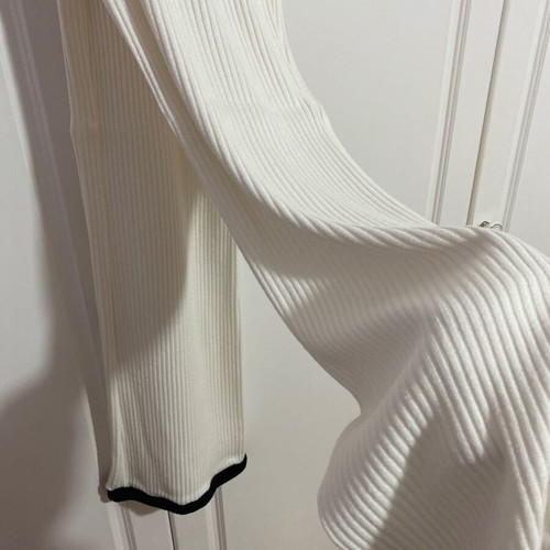 Stefania Vaidani & Mind Matter set like new, white and black
