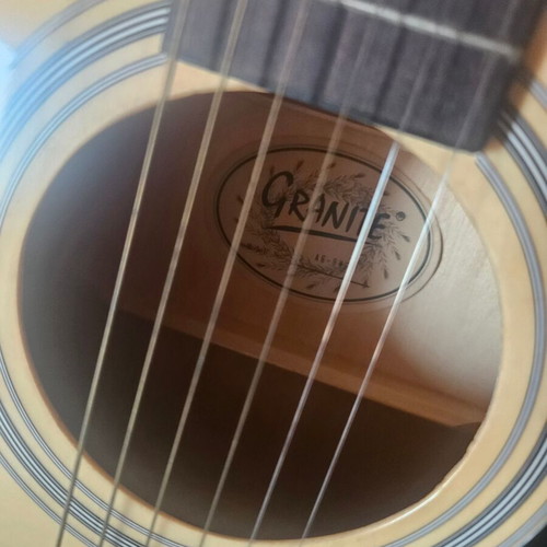 Acoustic guitar Granite A6 - 9N like new with pick and case