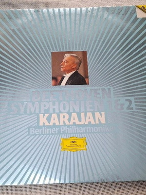Beethoven Symphonies 1 & 2 LP Herbert Von Karajan Berliner Philharmoniker like new