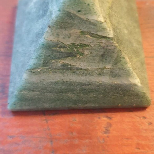 Pyramid green aventurine like new