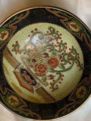 Royal Satsuma vase hand painted, like new, Japanese