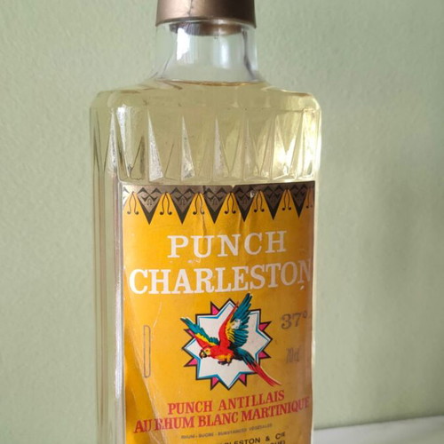 Punch Charleston collectible decor bottle like new