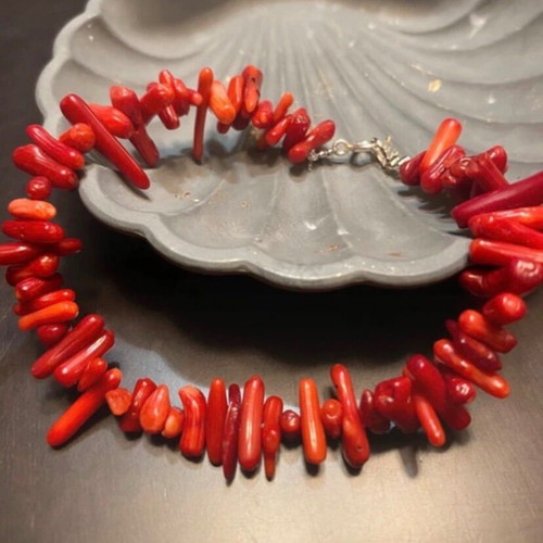 Coral bracelet new, made of real coral, red