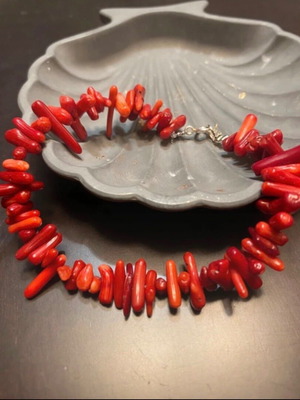 Coral bracelet new, made of real coral, red