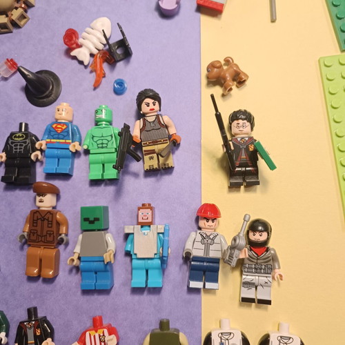 Building Blocks Lot with 10 Mini Tank Builds, Plates, Minifigures, Accessories