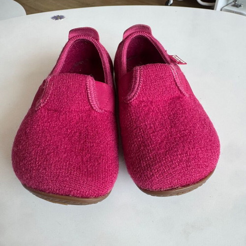 Living Kitzbühel children's wool slippers size 30 used, pink, flexible sole
