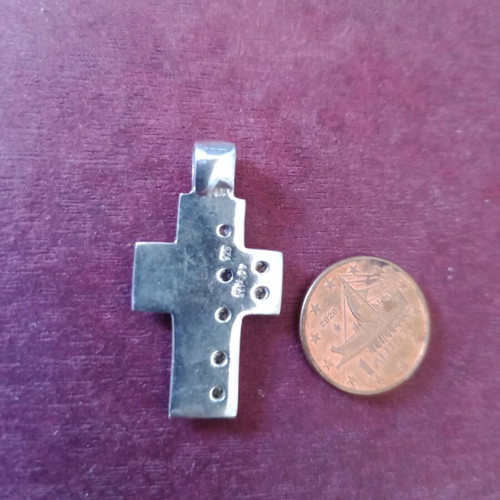 Silver cross with embedded zirconia, like new, Apefthon