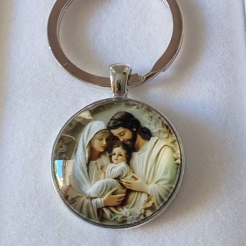 Round metal keychain with Holy Family image new