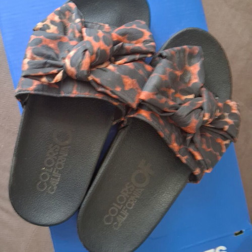 Colors Of California leopard bow satin slides like new