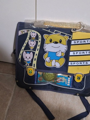 School bag with two compartments and side pockets for bottle, like new