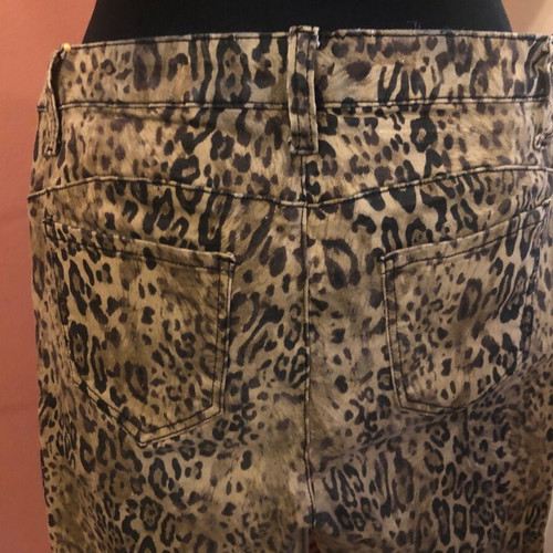 Leopard pants like new, colorful denim style