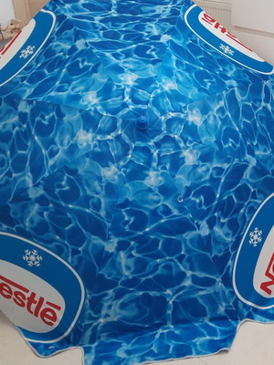 Ομπρέλα θαλάσσης Nestle μεταχειρισμένη, 175cm, μπλε