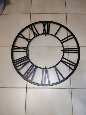 Metal wall clock frame used, analog