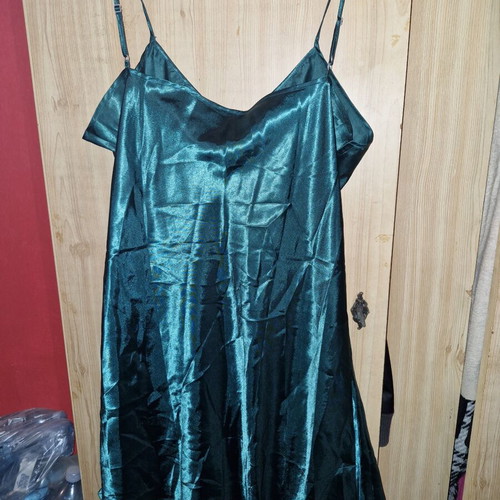 Nightgown like new, size XL, turquoise with adjustable straps
