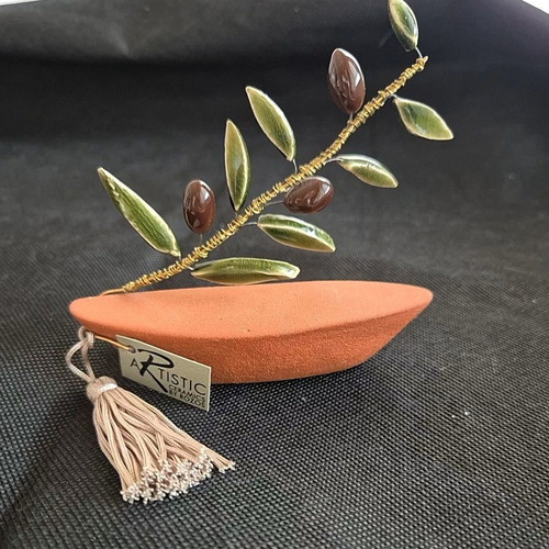 Clay boat with olive decoration 11cm like new