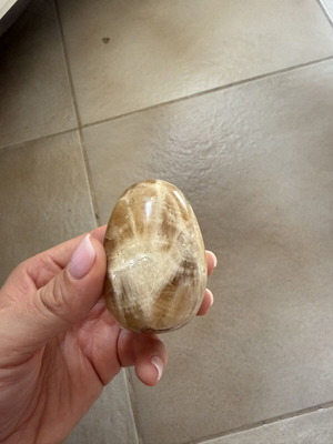Quartz Crystal Decorative Egg like new for Feng Shui