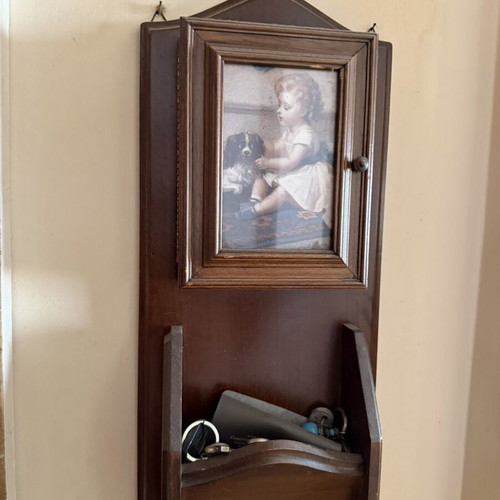 Wooden frame for keys and photo like new