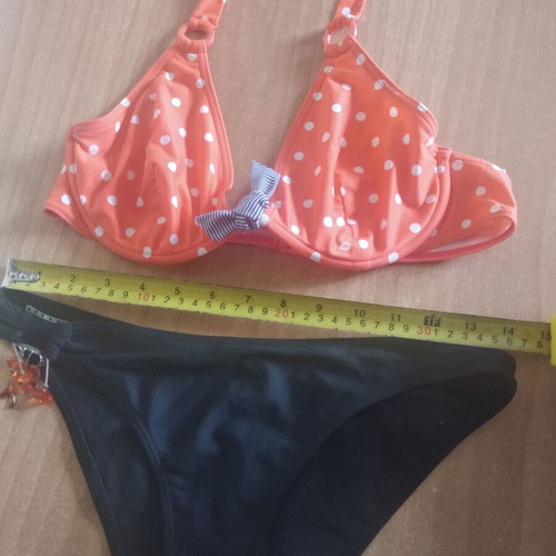 Women's bikini swimsuit used, size medium, multicolored