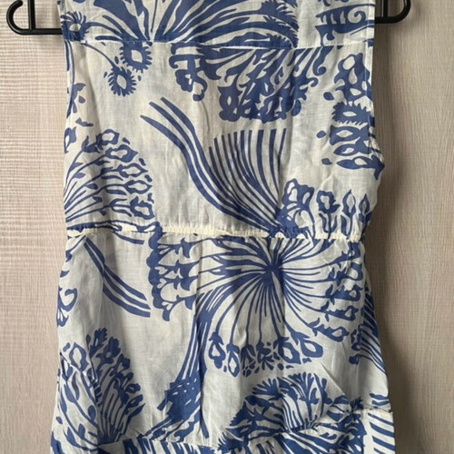 Summer blouse like new, sleeveless with print, size M