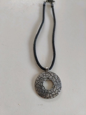 Necklace metal circle used
