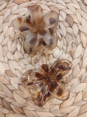 Hair clips flowers new, tortoiseshell brown color, set of 2