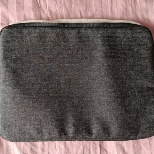 Laptop case 15" like new, grey with soft lining and pockets