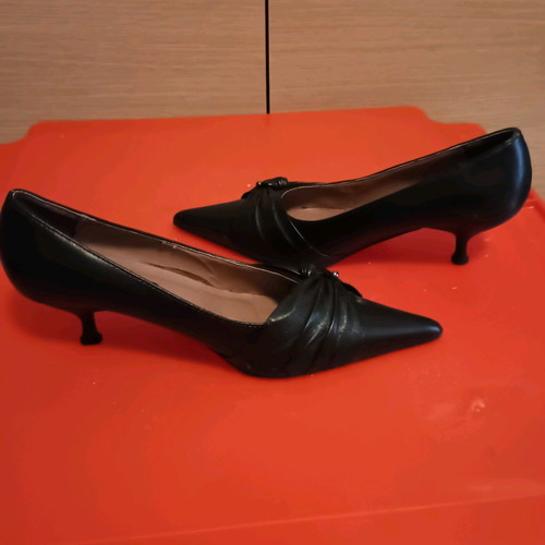 Dexim Pumps No37 with low heel like new