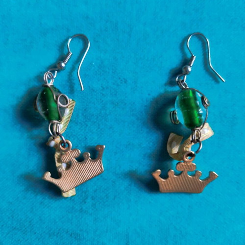Earrings with crown new, handmade with green beads