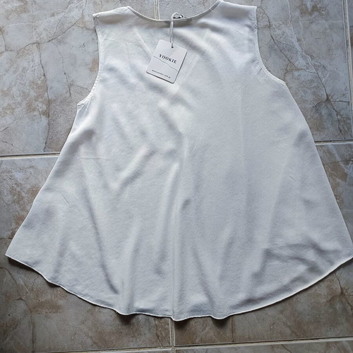 Yookie sleeveless blouse new, sizes M-L, white