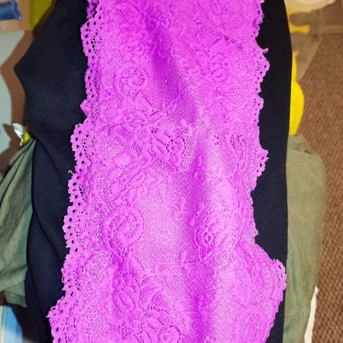 Bustier fuchsia with lace used, fabric inside and out